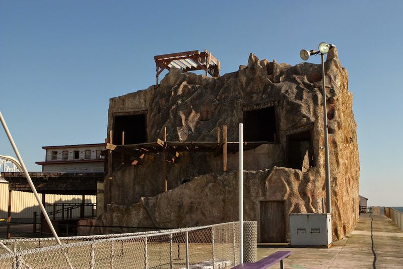Hunt's Pier Amusement Paradise