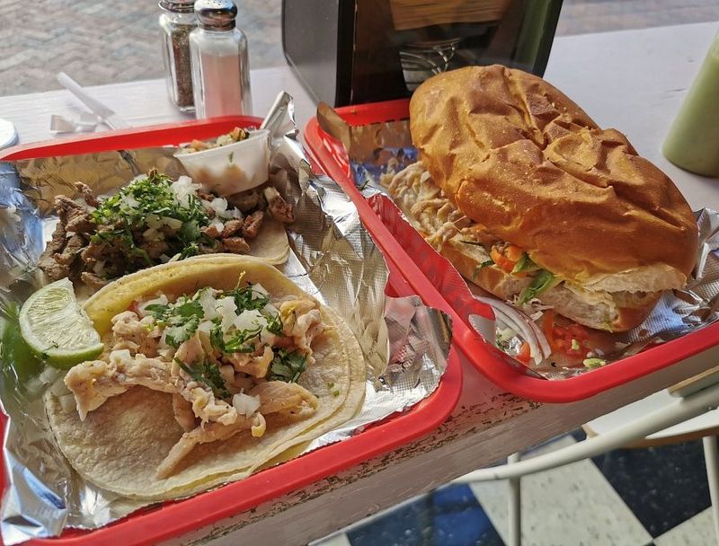 Maciel’s Tortas & Tacos