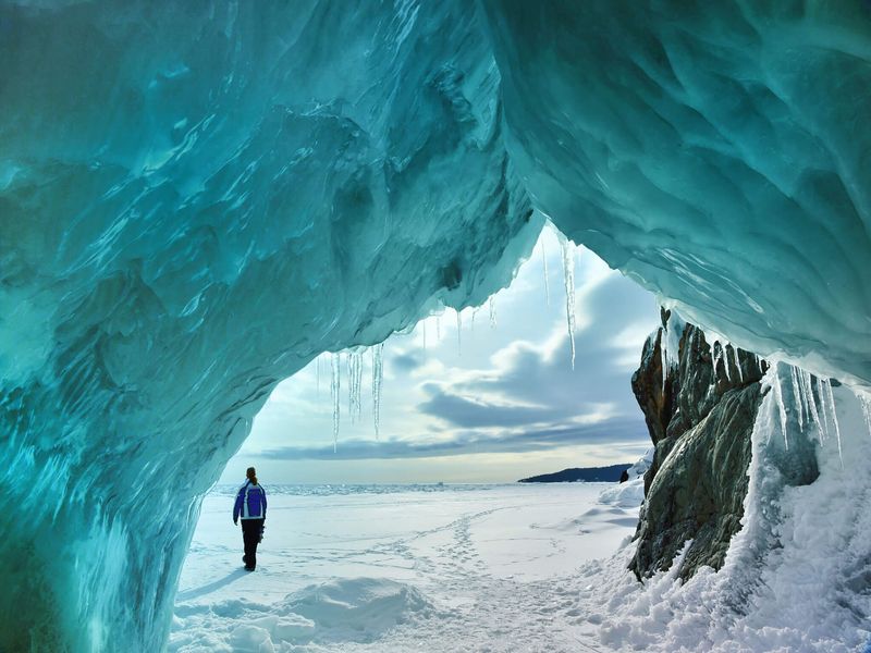 Lake Superior's Breathtaking Ice Caves