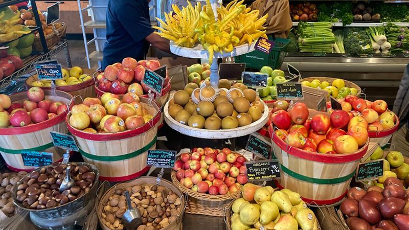 New Seasons Market: Portland's Farm-to-Table Pioneer