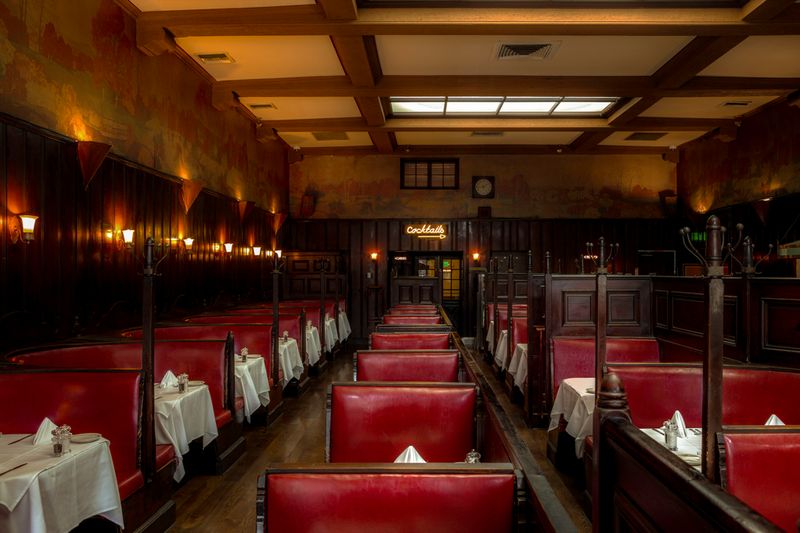 Hollywood's Power Lunch Spot