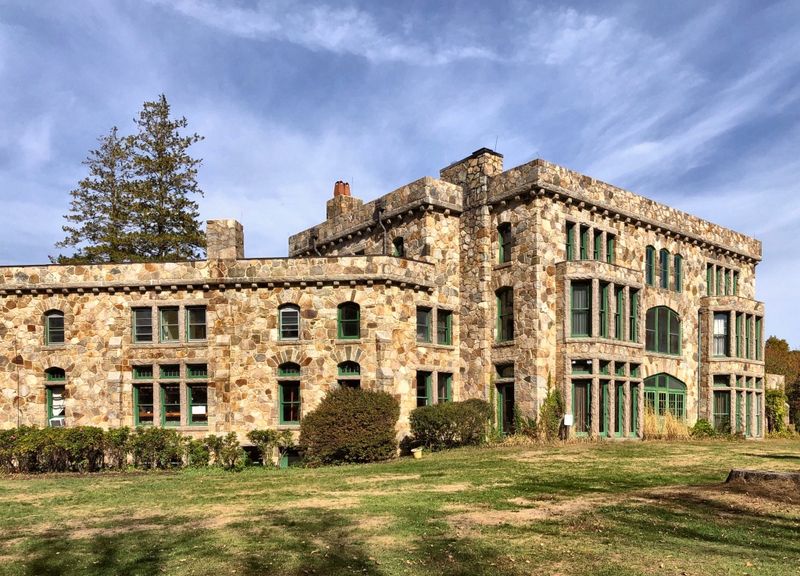 Borderland State Park: Mansion Grounds Adventure