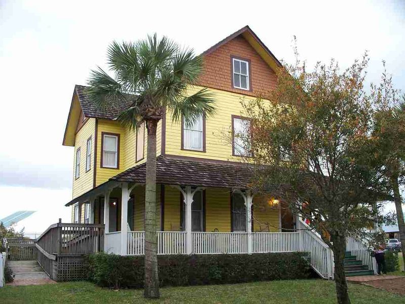 Riddle House: Palm Beach's Portable Poltergeist