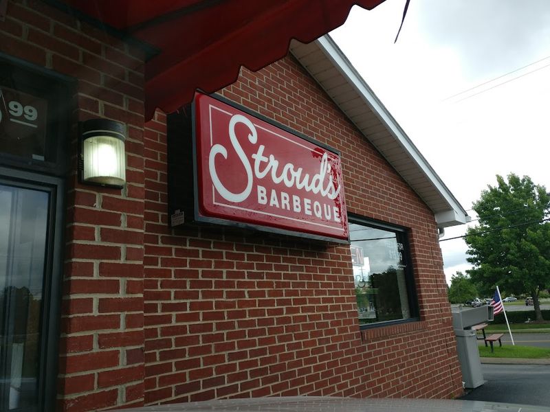 Stroud's Barbeque in Franklin: Local Favorite With Fried Chicken Nights