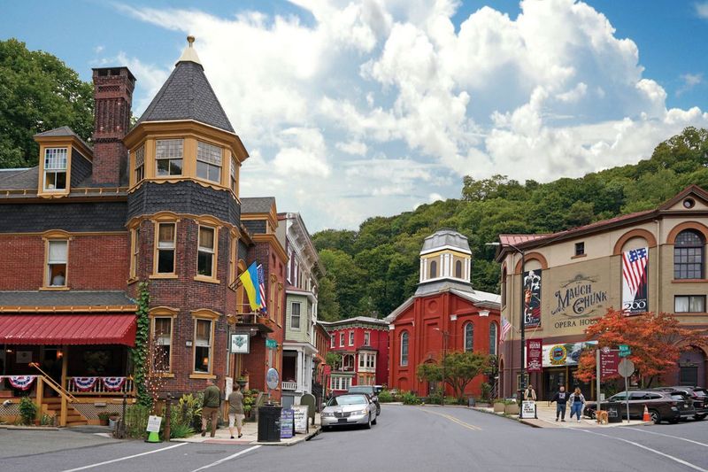 Jim Thorpe (Carbon County), Moya