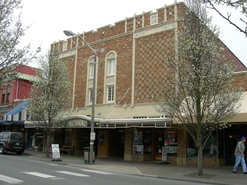 Lincoln Theatre - Mount Vernon's Cultural Anchor