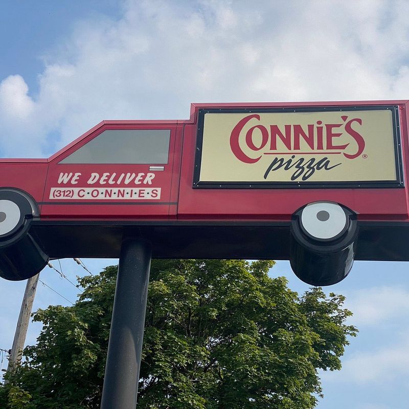 Connie’s Pizza (Chicago, South Side)