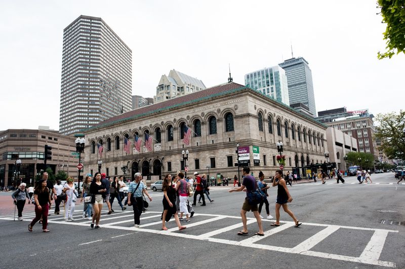 Consistently High Walkability and Transit Scores