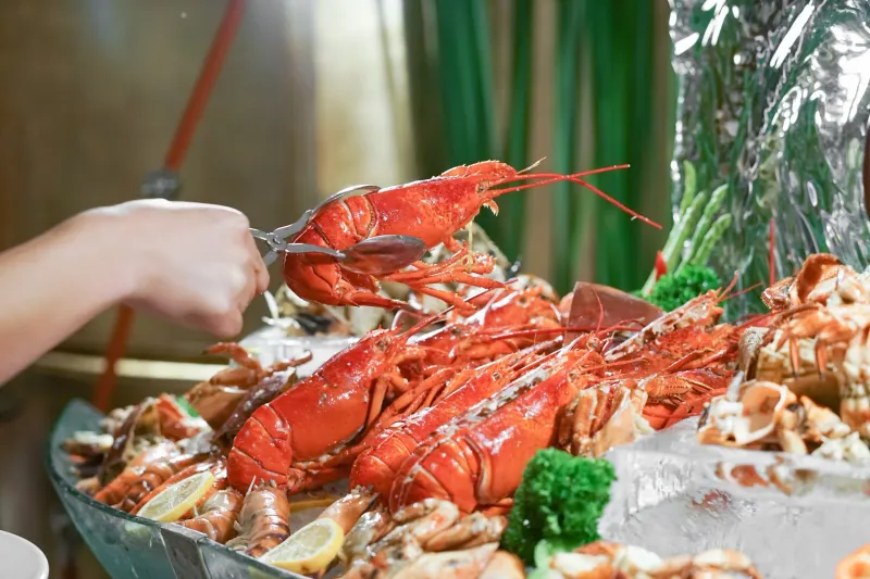 Cafe Sierra: Los Angeles' Vegas-Style Seafood Extravaganza