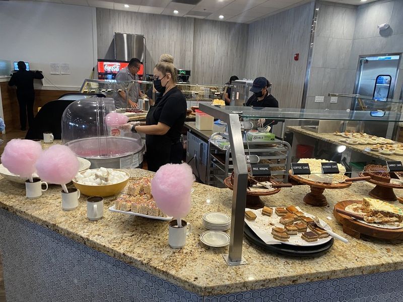 Paradise Buffet, Montebello