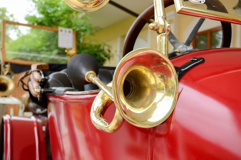 Historical Significance of Car Horns