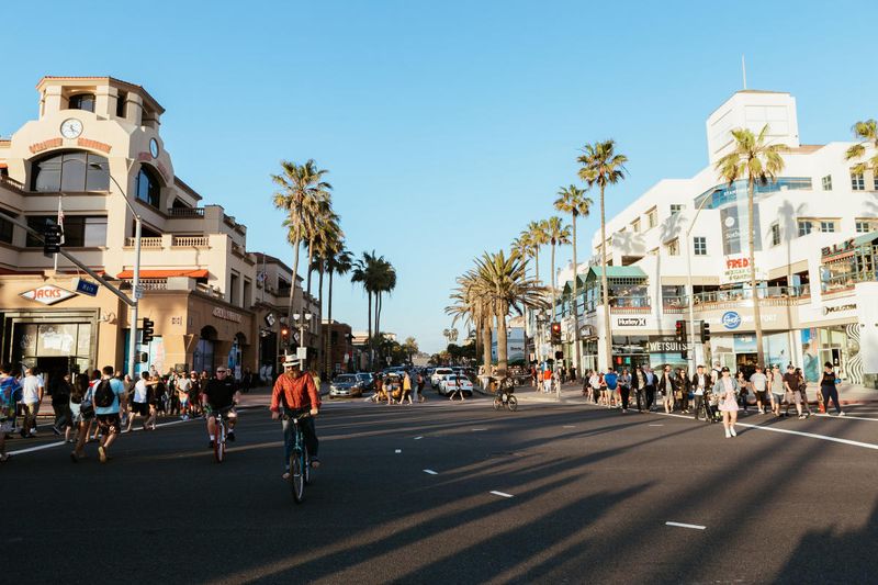 Main Street – Huntington Beach (Orange County)