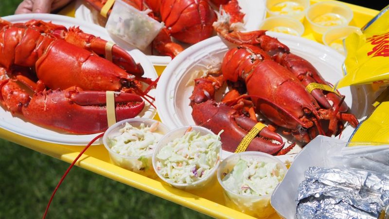Local Seafood Markets & Trucks (Virginia Beach)