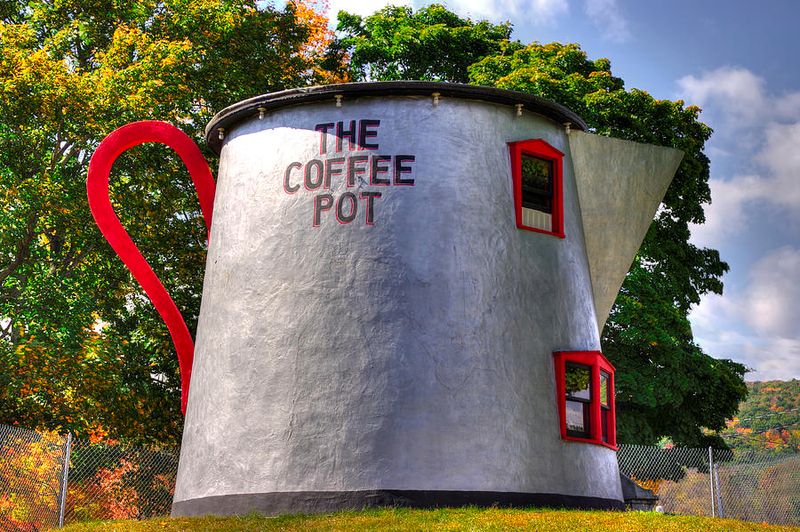 The Giant Coffee Pot (Bedford)