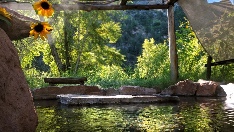 Gila Hot Springs - Riverside Serenity Spot