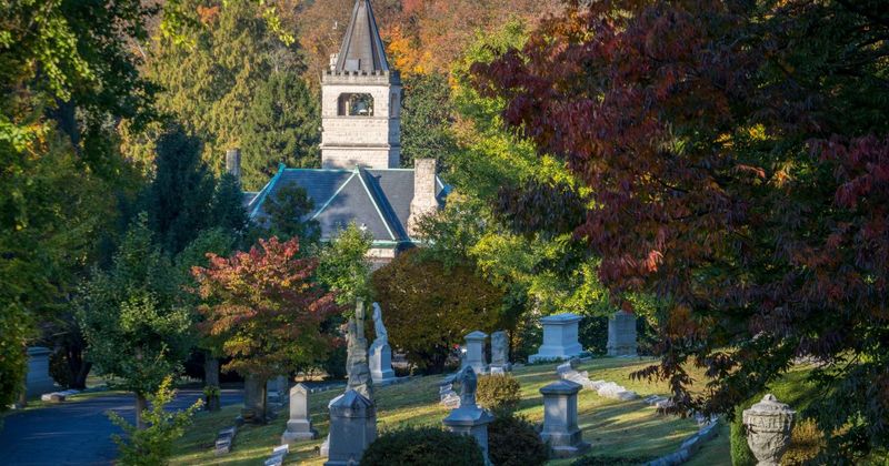 Louisville’s Cave Hill Cemetery Tours