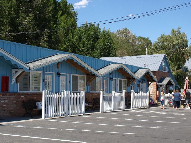Sugarloaf Mountain Motel 