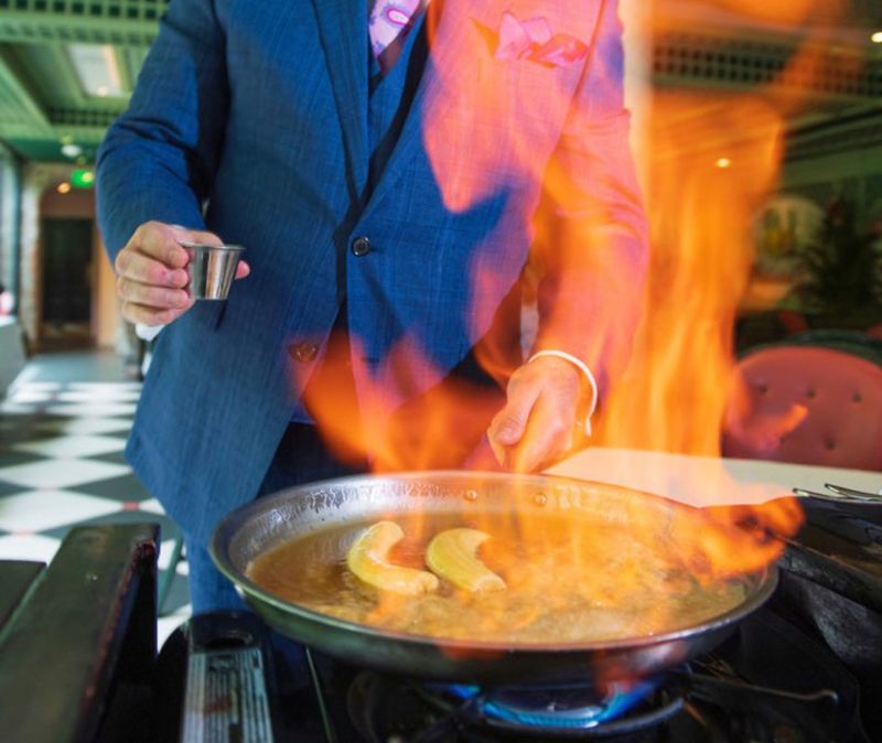Bananas Foster: The Flaming Tableside Spectacle