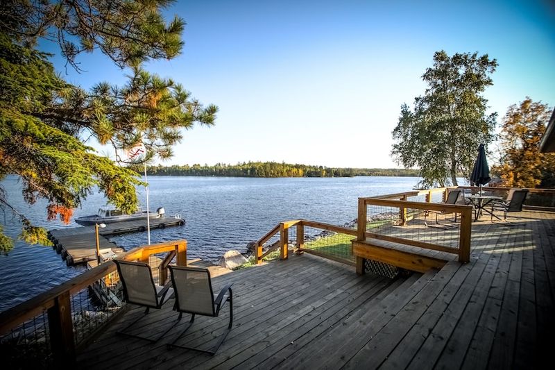 Voyageur's Rest on Crane Lake
