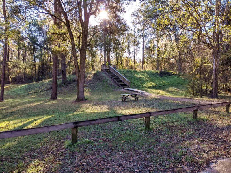 Lake Jackson Mounds Archaeological State Park