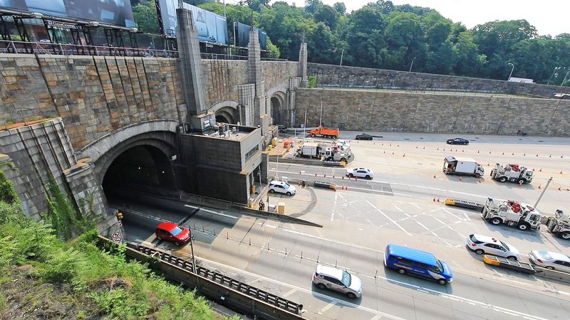Travel Tips for Safer Journeys Around the Lincoln Tunnel