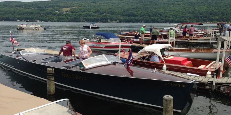 Hammondsport's Keuka Lake Christmas Boat Parade