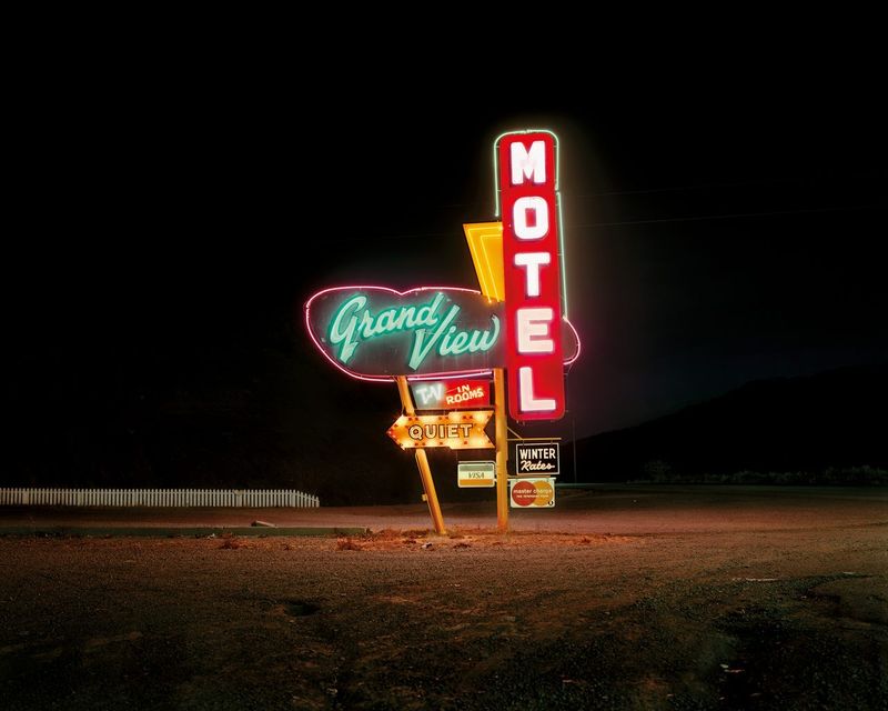 Motels With Character And Vacancy Signs
