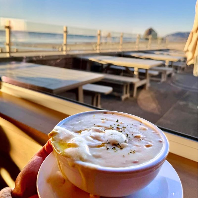 Mo’s Seafood & Chowder (Tolovana Park)
