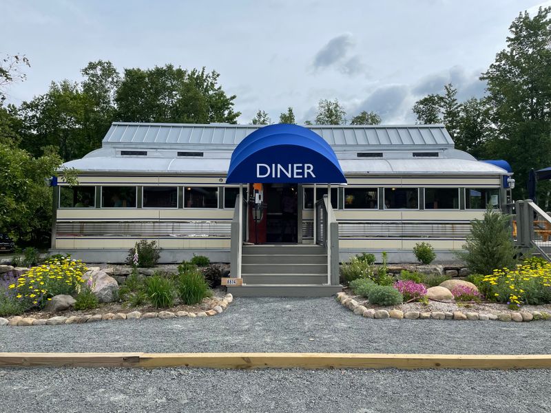 Chef Darrell's Mountain Diner: Adirondack Gem With Gourmet Touch