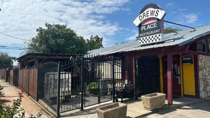 Drew's Place - Fort Worth's Soul Food Sanctuary