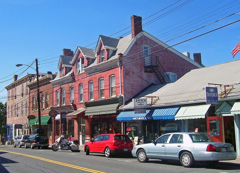 New Paltz: College Town and Climbing Mecca Maxed Out