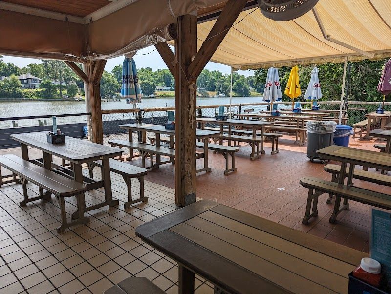 Cantler's Riverside Inn – The Watermen's Secret Spot
