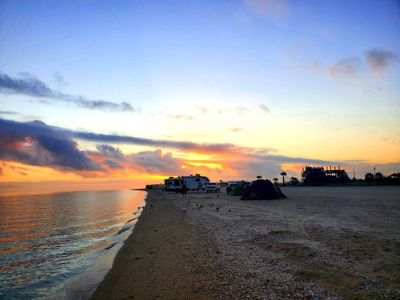 Magnolia Beach: The Free Camping Coast