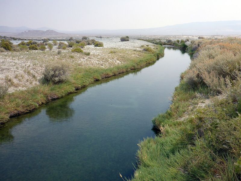 Trego Hot Springs: Playa's Edge Sanctuary