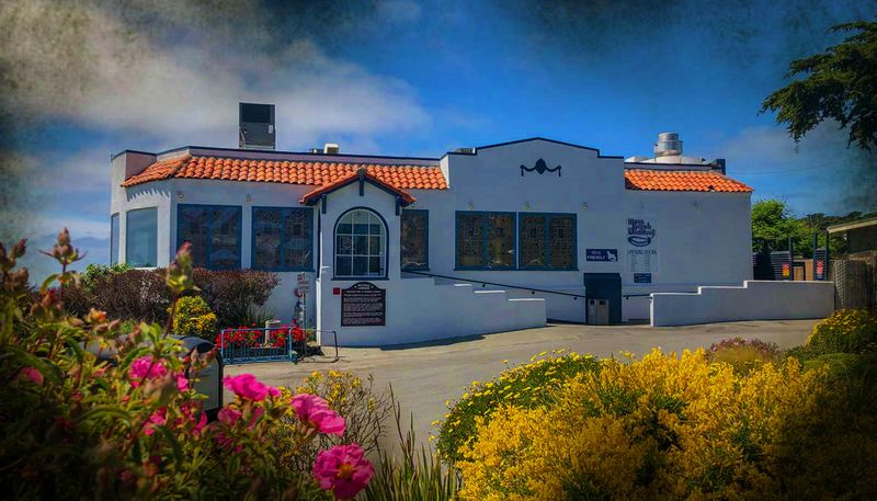 Moss Beach Distillery, Moss Beach