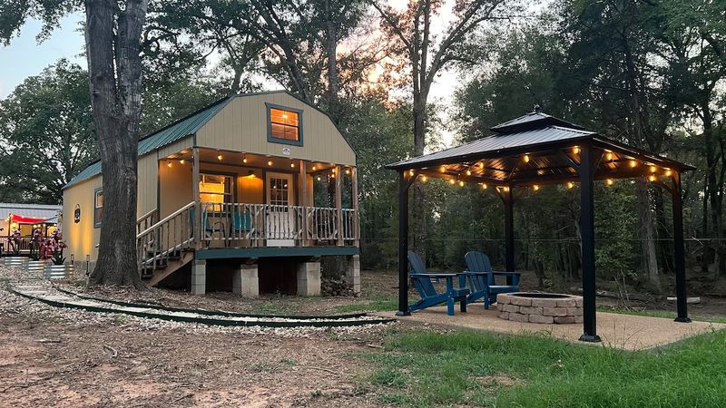 Woodsy Cove Cabins