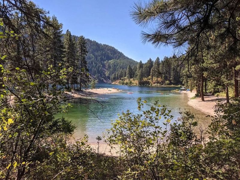 Sandpoint: Lakeside Charm with Mountain Views