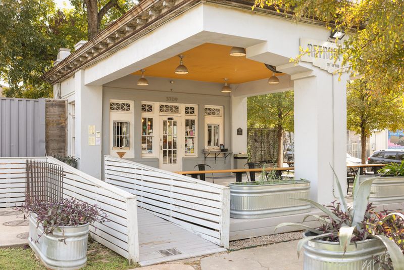 Retrospect Coffee Bar in Houston: Espresso from a Vintage Gas Station