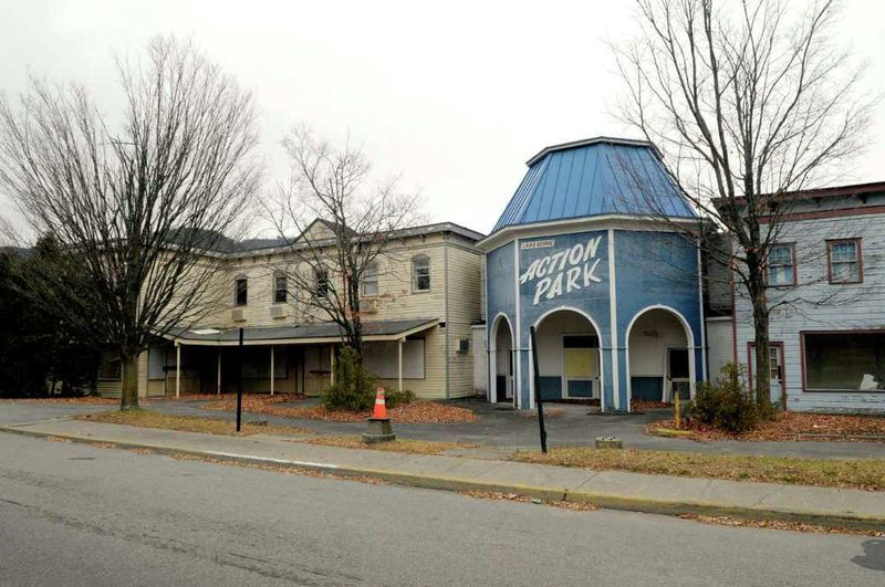 Gaslight Village (Lake George)