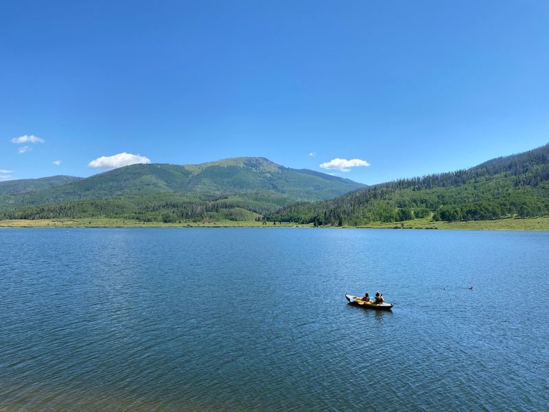 Pearl Lake: Secluded Mountain Serenity