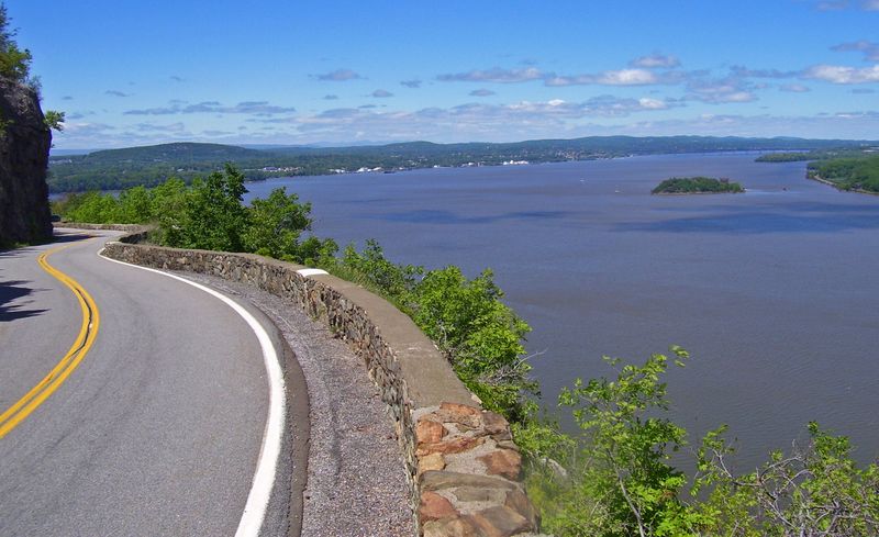 Old Storm King Highway: Cliffside Drama Above the Hudson