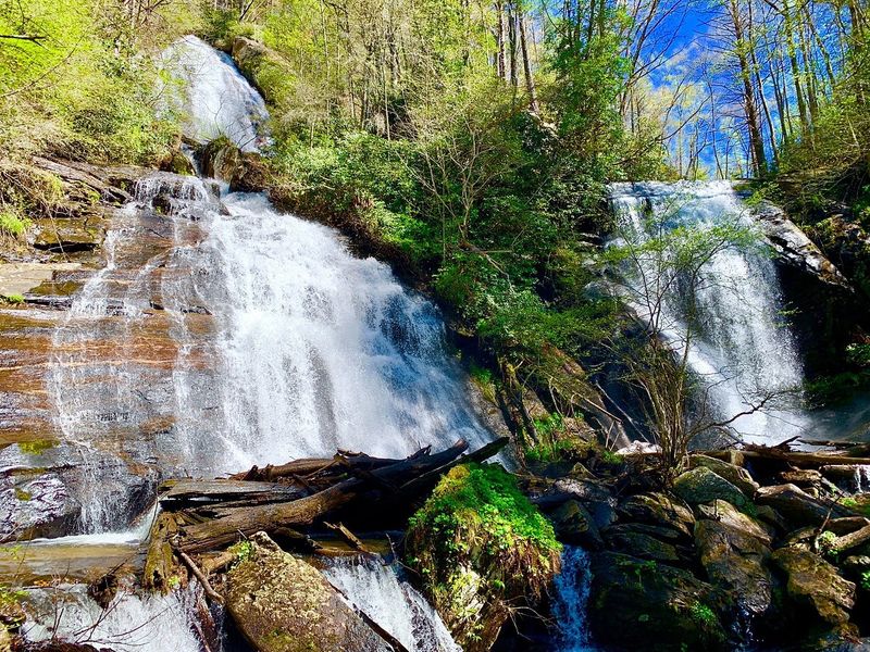 Anna Ruby Falls Trail: Double Waterfall Delight