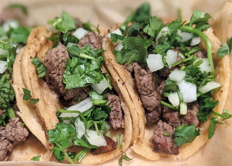 Tacos Los Cholos: Anaheim's Outdoor BBQ Paradise
