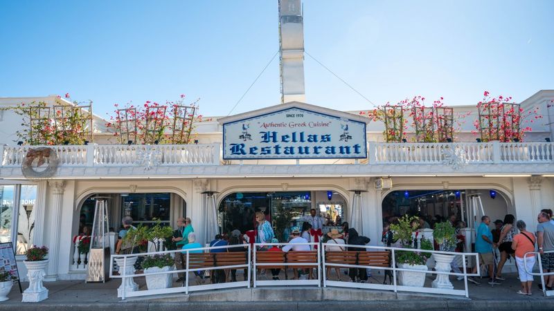 Hellas Restaurant & Bakery: Tarpon Springs' Crown Jewel