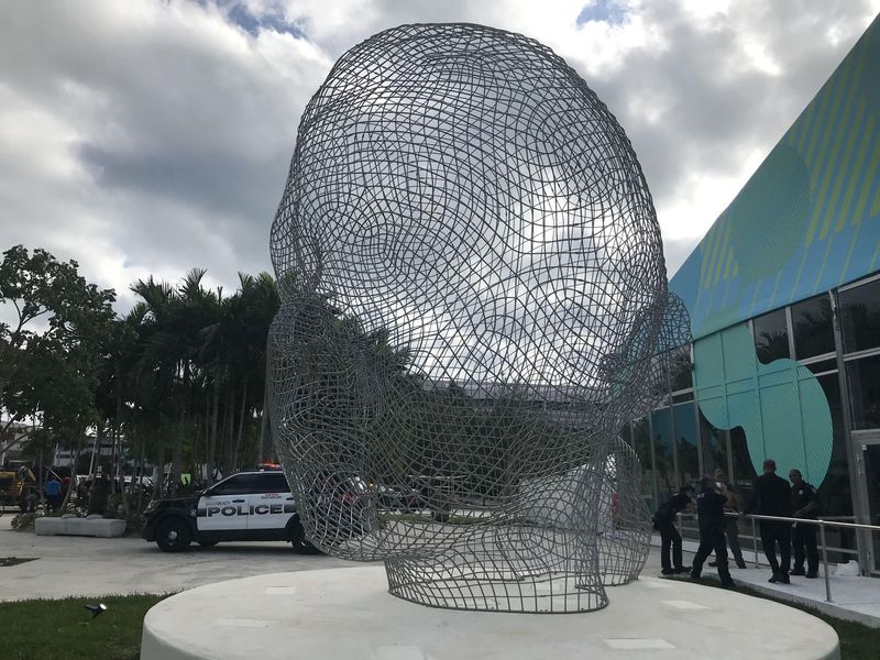 Minna, Pride Park (Miami Beach)