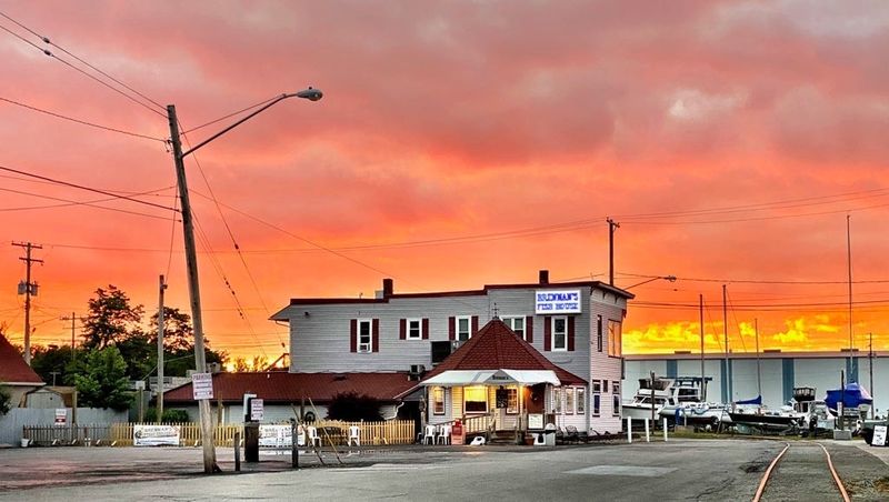 Brennan's Fish House: Historic Seafood Institution