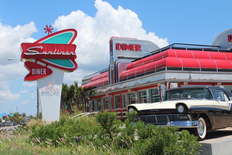 Sunliner Diner: Gulf Shores' Time Machine to the 1950s