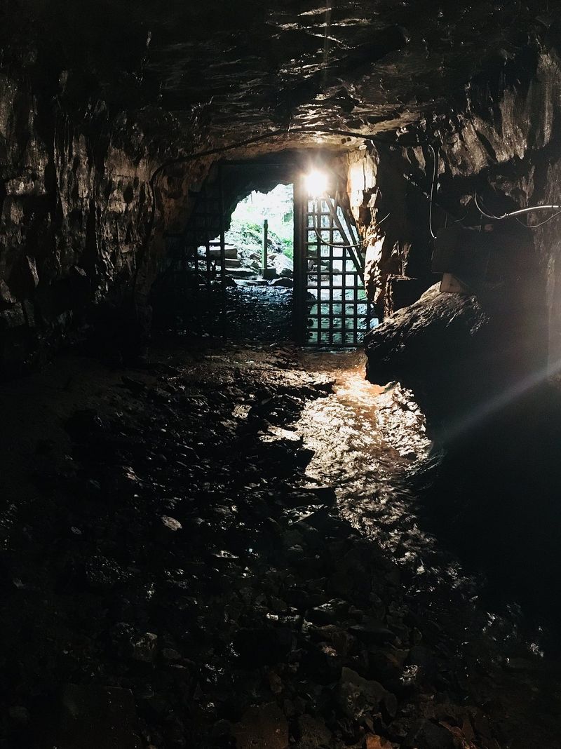 The Bell Witch Cave Tour, Adams