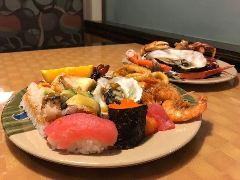 FJ Buffet: Portland's Budget-Friendly Seafood Bonanza