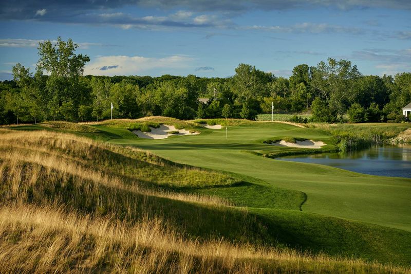 Harbor Shores Resort - Golfer's Paradise